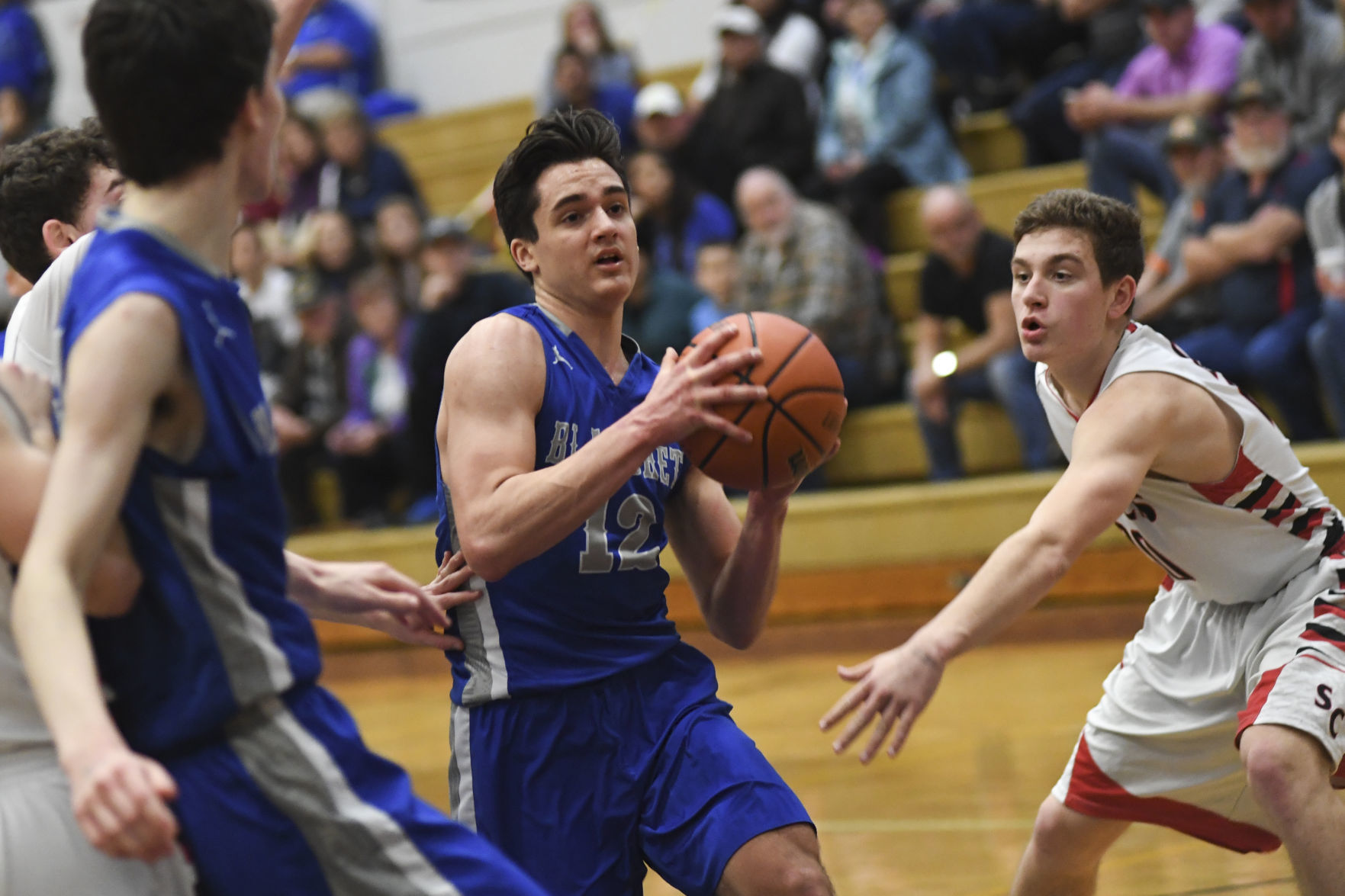 Santiam Christian falls to Blanchet Catholic, places fifth